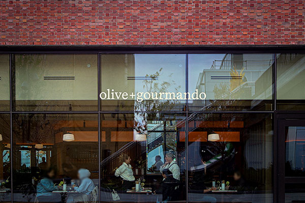 THE Olive et Gourmando Royalmount location