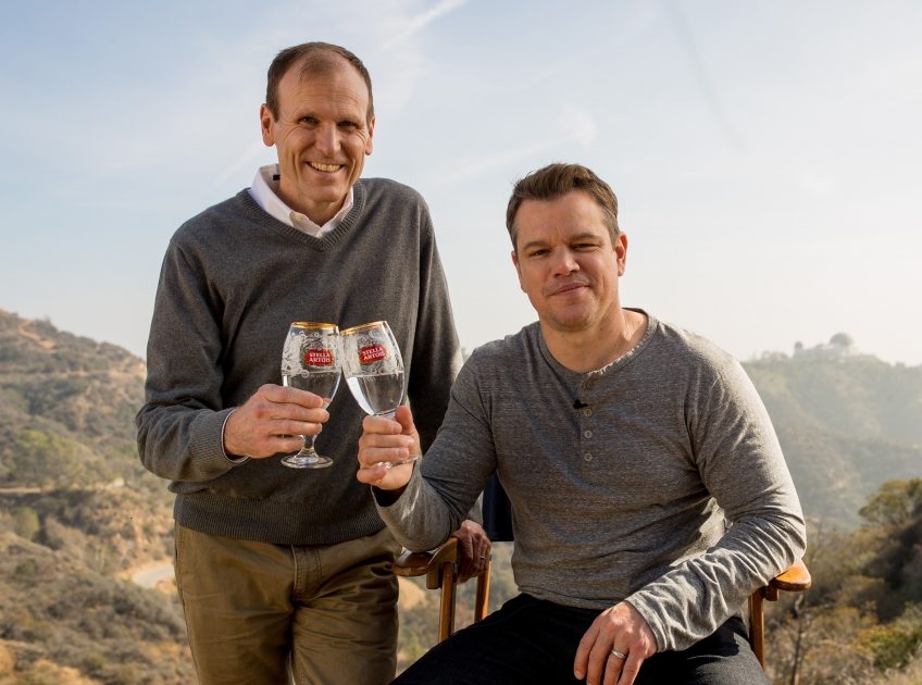 Versez de l'eau pour le Futur par Stella Artois - Matt Damon et Gary White