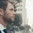 Chris Hemsworth walking in New York
