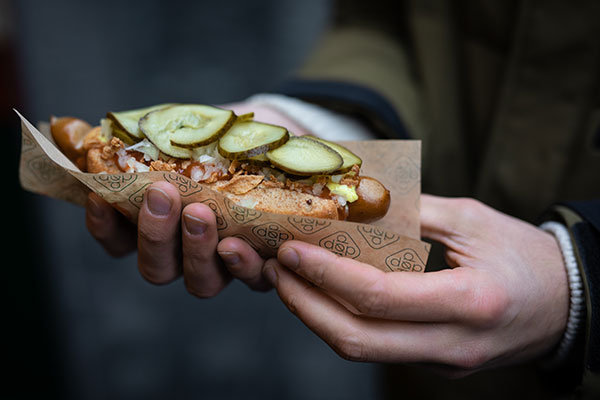 Hot-dog-biologique-Copenhague---©LABAN-Stories