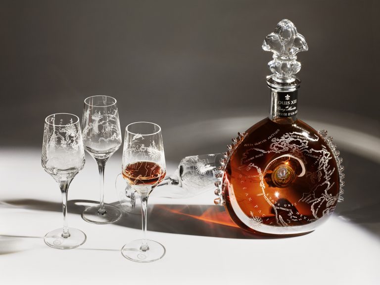 Louis XIII Cognac: L'Odyssée d'un Roi - Bottle and Glasses