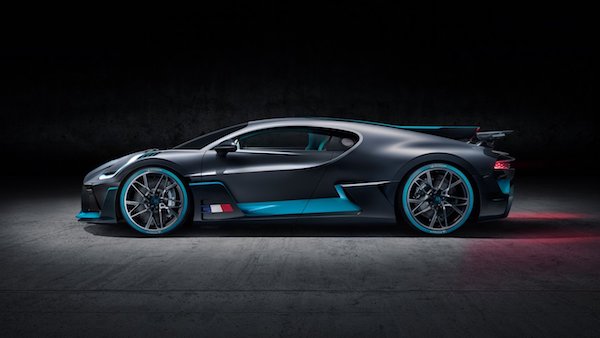 The Bugatti Divo - side