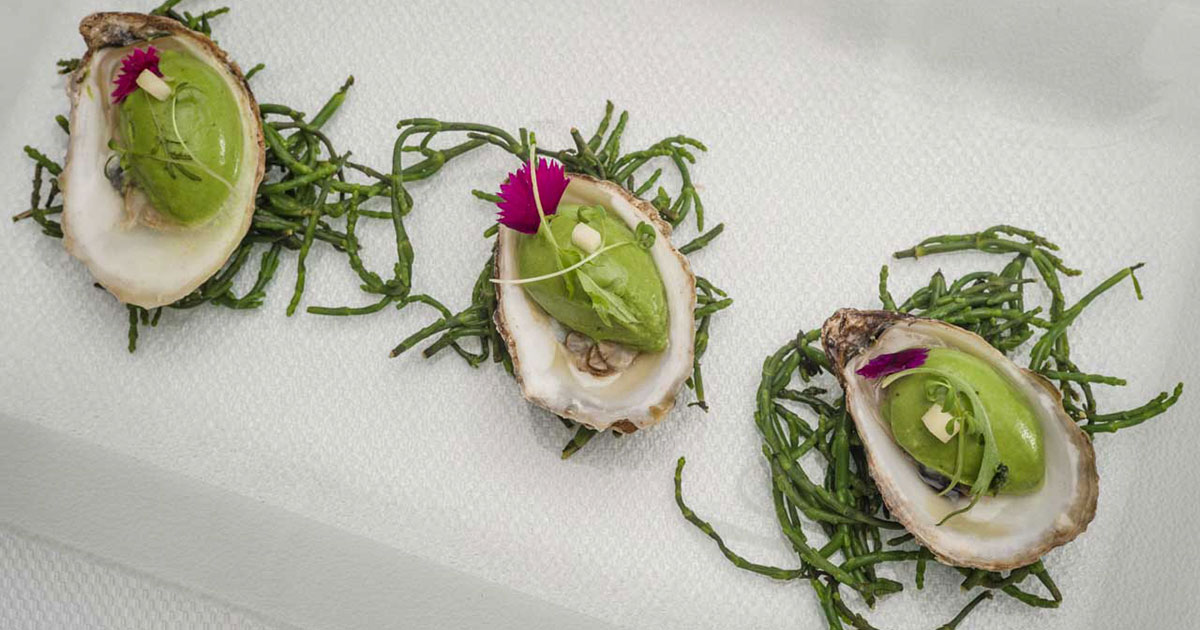 Huîtres, mignonnette, cresson et caviar d’Acadie par Gregory Faye - couverture