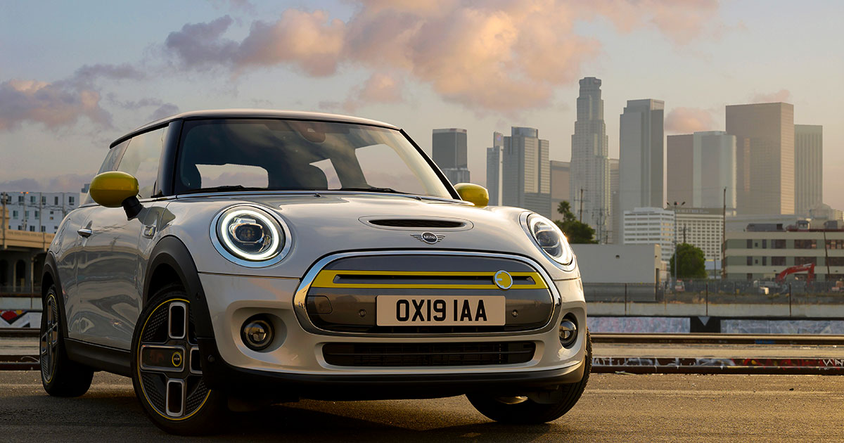 The MINI Cooper SE 3 portes: An electrifying premiere