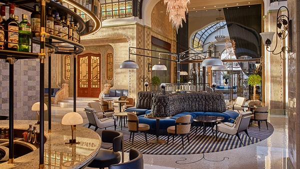 Four-Seasons-Hotel-Gresham-Palace---Budapest---Le-Lobby