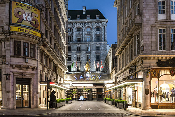 The-Savoy---London---Entrance