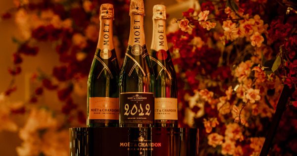 Moët-&-Chandon-in-three-stages---Cover