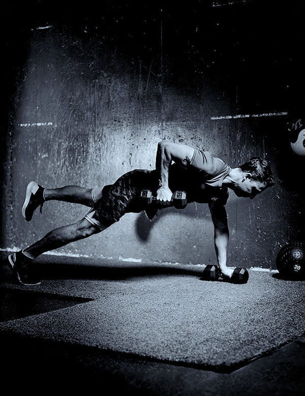 Pompes Renegade par Dino Masson de YUL Fitness Photo: Louis Prud'homme