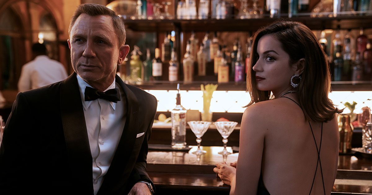 007 TRAVELERS: Official 007 Vodka Martini: Belvedere and James