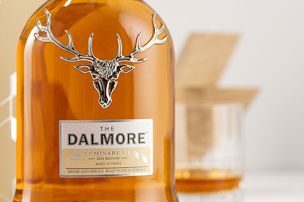 Luminary-Series---The-Dalmore-et-V&A-Dundee---Collectible---Bottle-and-Label