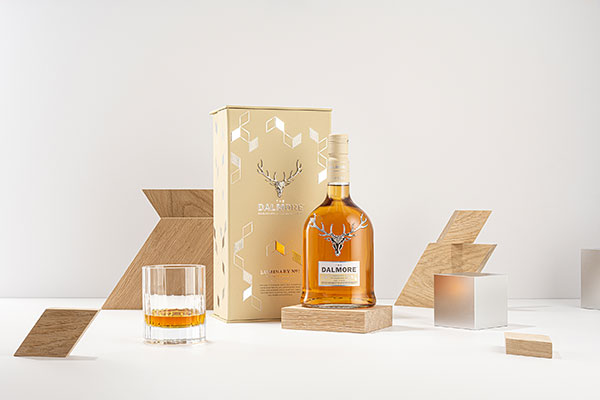 Luminary-Series---The-Dalmore-et-V&A-Dundee---Collectible---Bottle-and-glass
