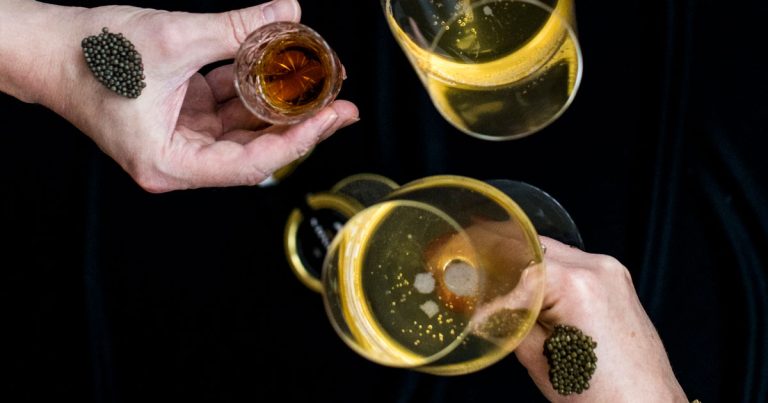 La dégustation du caviar « À la Royale », une tendance qui fait fureur !