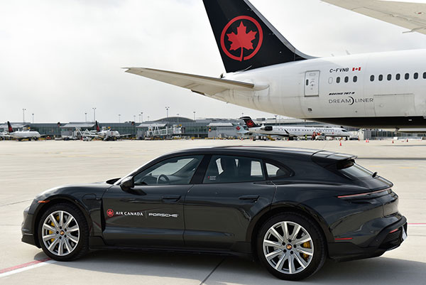 Air-Canada---Chauffeur-Service---Porsche