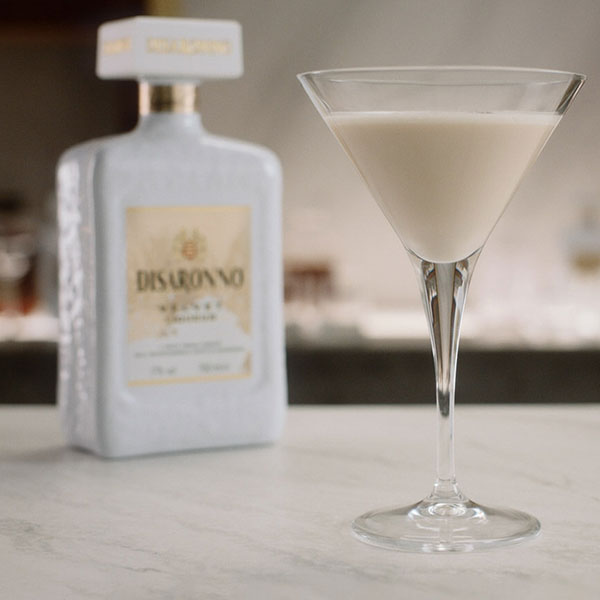 Disaronno-Velvet---White-Espresso-Martini--Cocktail