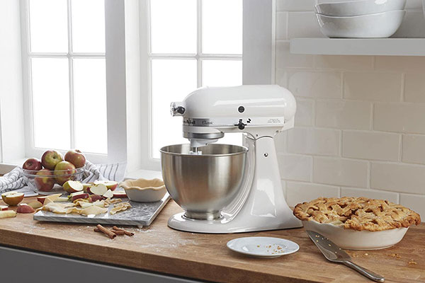 Stand-Mixer---Kitchen-Aid---Classic---The-Ultimate-Gift-List-by-Gentologie