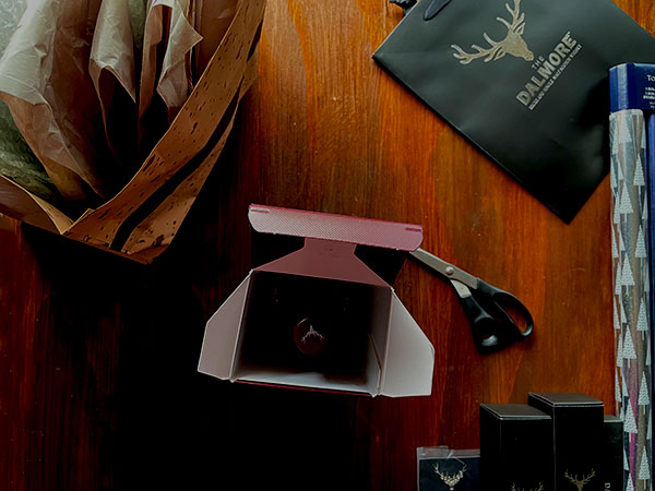 The-Art-of-Gift-Wrapping---Gentologie-and-The-Dalmore---Bottle