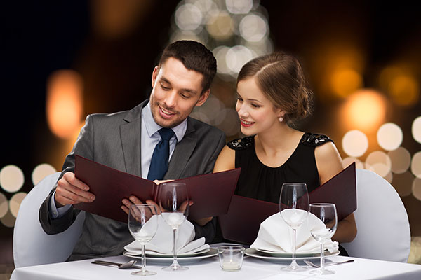 How-to-be-a-gentleman-when-going-out---Table