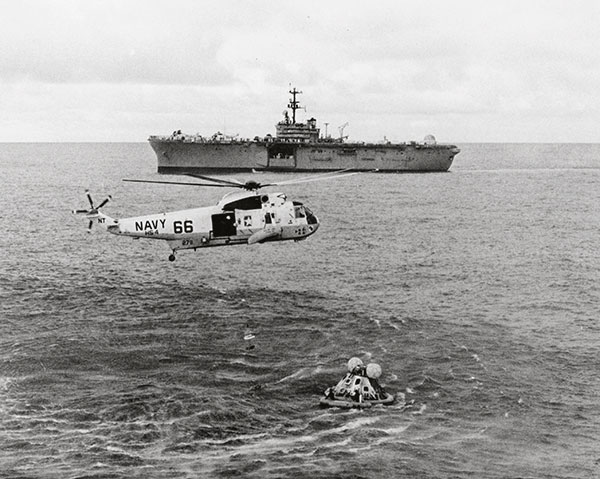 Apollo-13-Mission-crew-recovery-after-splashdown