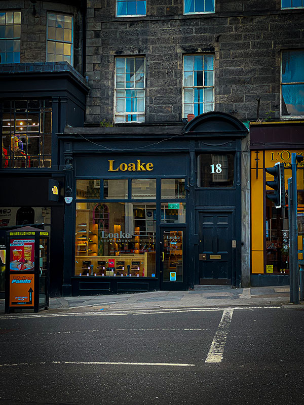 La boutique Loake d'ÉdimbourgPhoto : Normand Boulanger | Gentologie