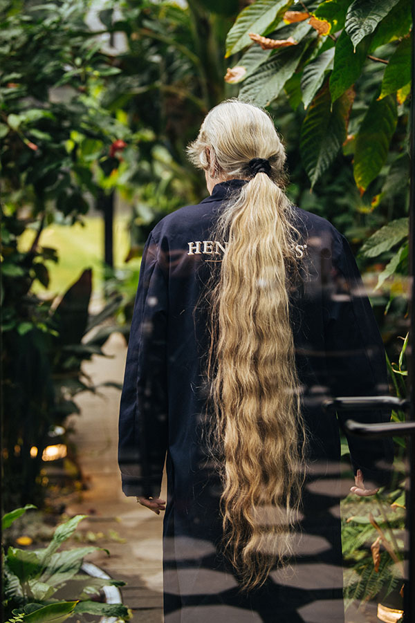 Mme Gracie dans son jardin du Gin PalacePhoto : Hendrick's
