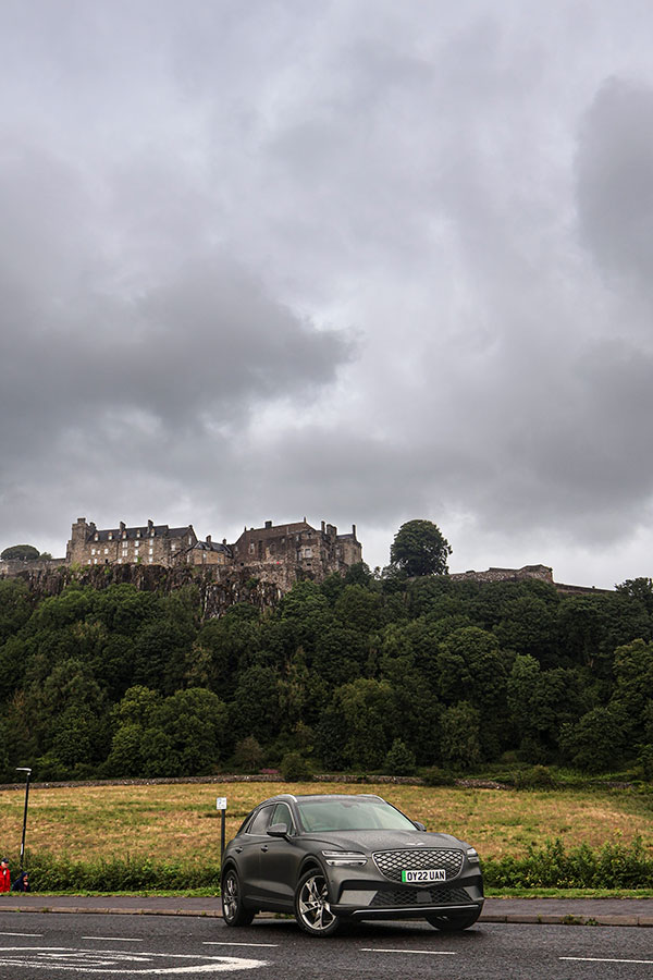 Le Genesis GV70 Électrifié au Stirling CastlePhoto : Normand Boulanger | Gentologie