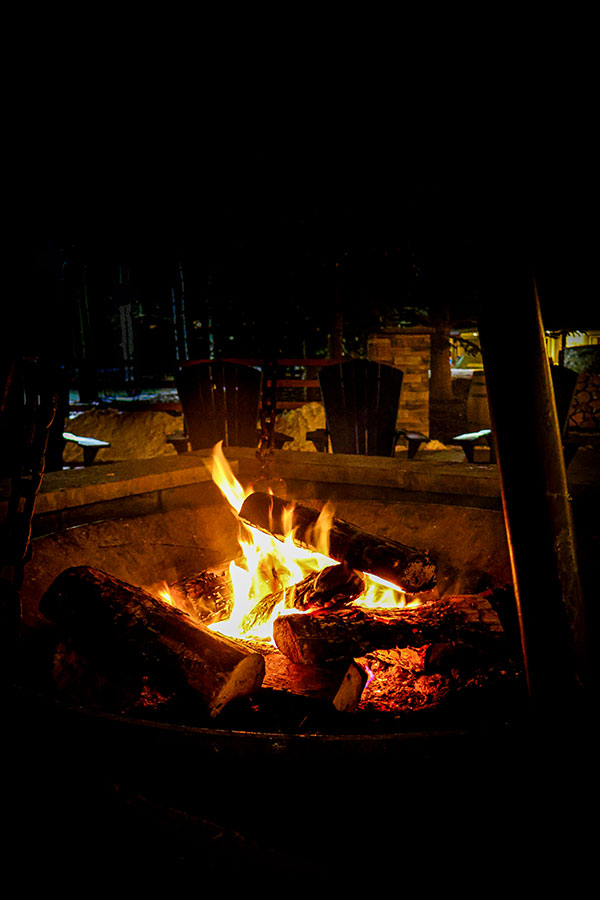 Le feu de foyer le soirPhoto : Normand Boulanger | Gentologie