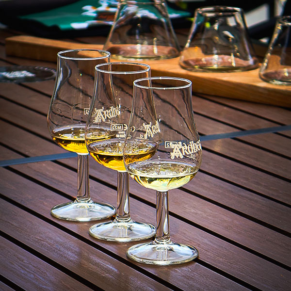 At Ardbeg Day 2023 tasting Ardbeg Heavy Vapours - Scotches and Gourmet pairingsPhoto: Normand Boulanger | Gentologie