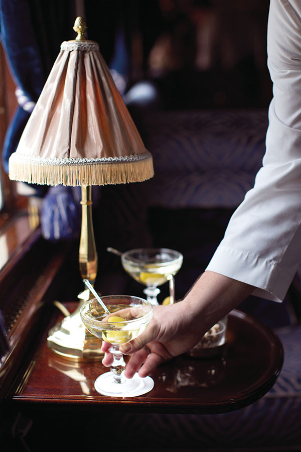 Un martini au bar du Venice Simplon-Orient-ExpressPhoto : Louis Vest pour Belmond