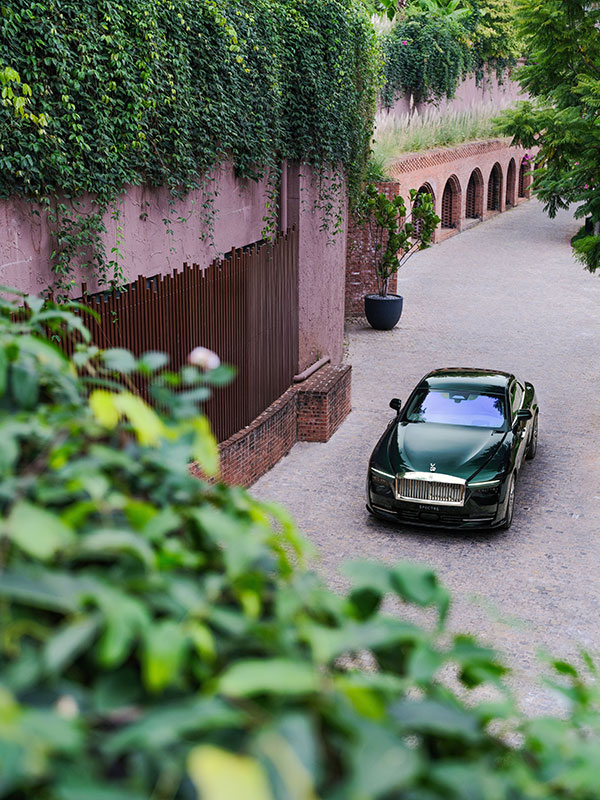 The Rolls-Royce Spectre from above