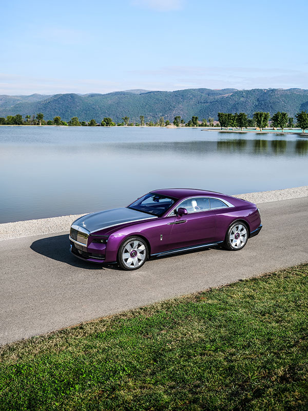 La Rolls-Royce Spectre vue de côté