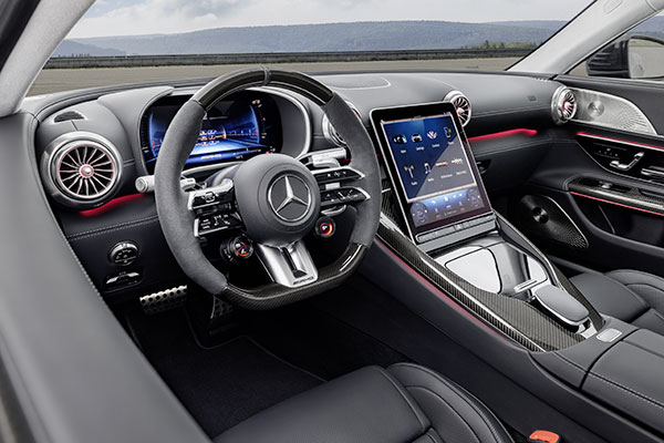 The infotainment system of the Mercedes-AMG GT 63 4MATIC+ 2024