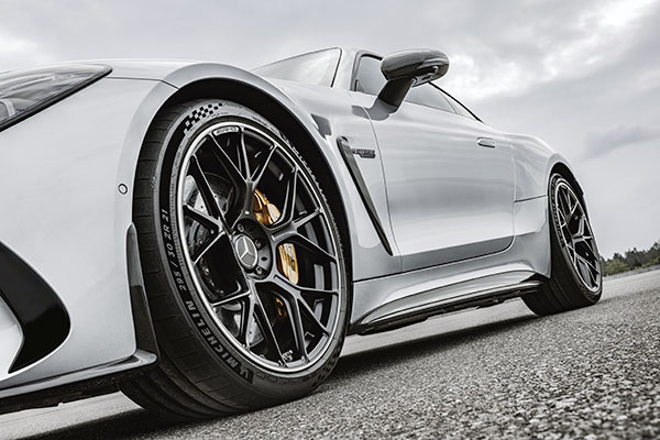 The impressive wheels of the Mercedes-AMG GT 63 4MATIC+ 2024