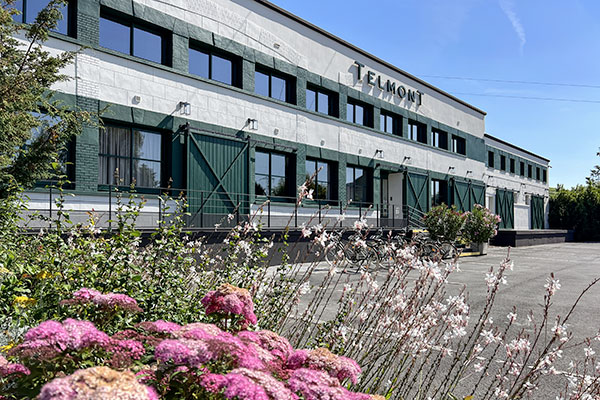 La façade du bâtiment où sont les installations de la Maison de champagne Telmont