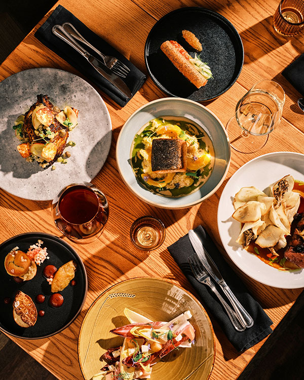 A festive table at Coureur des Bois