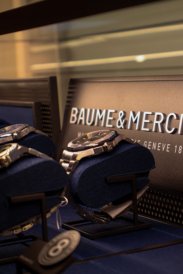 Des montres Baume & Mercier au TimeVallée par Maison Birks au Royalmount de Montréal