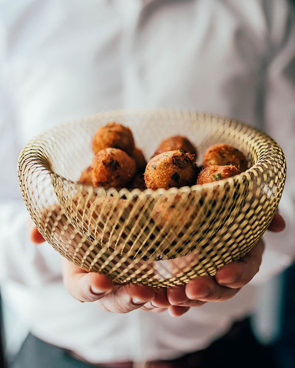 L'Après 9 chez Ferreira Café - Beignets de morue