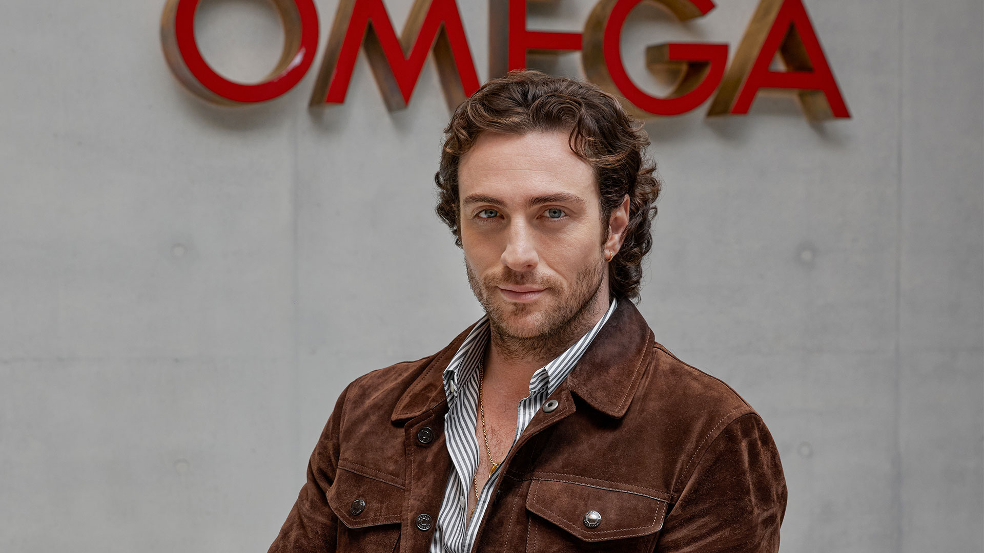 Aaron Taylor-Johnson en visite chez OMEGA - serait-il le prochain James Bond