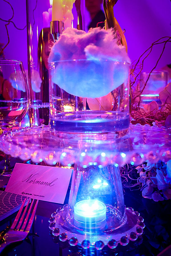 Le dessert illumination bleue et sa barbe à papa