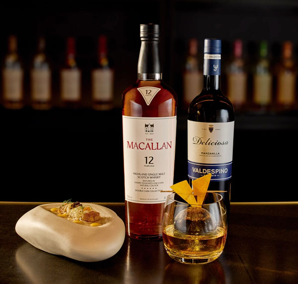 Cocktail The Macallan Meridian et la salade de céleri-rave au caviar, crème aux agrumes et pomme au sirop d'érable