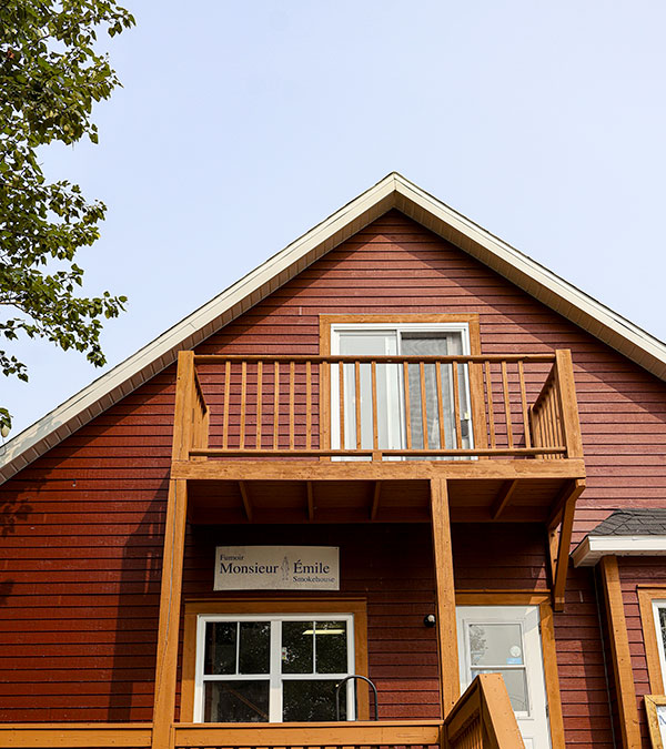 High-End Experiences in Gaspésie - Monsieur Émile Smokehouse