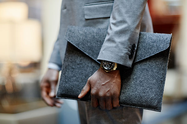 How to Be a True Gentleman During the Back-to-Work Season - laptop sleeve