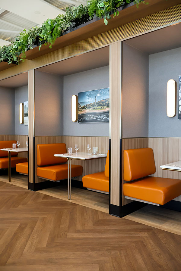 The alcoves of the Aspire Amex Lounge at YUL Montréal-Trudeau International Airport