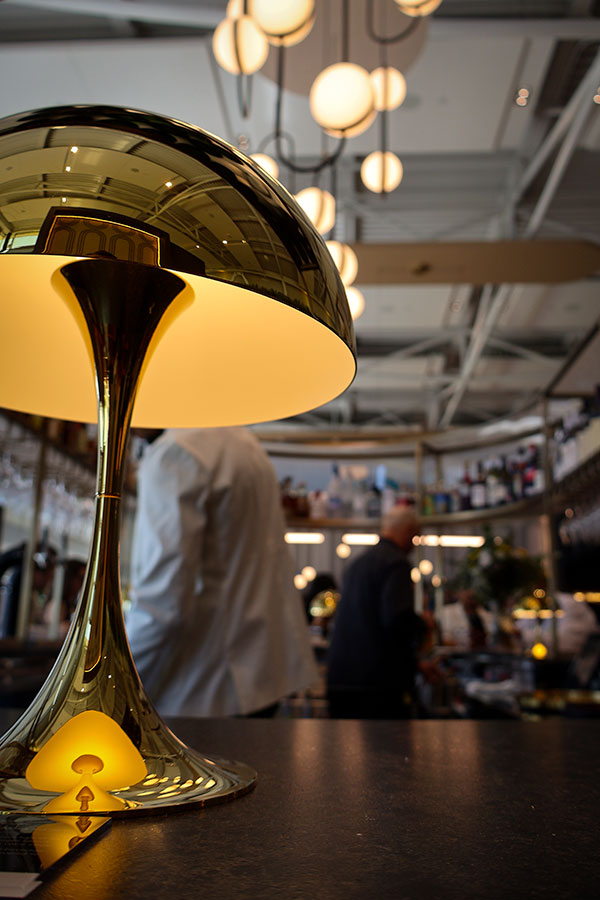 The beautiful lighting around the bar at the Aspire Amex Lounge at YUL Montréal-Trudeau International Airport