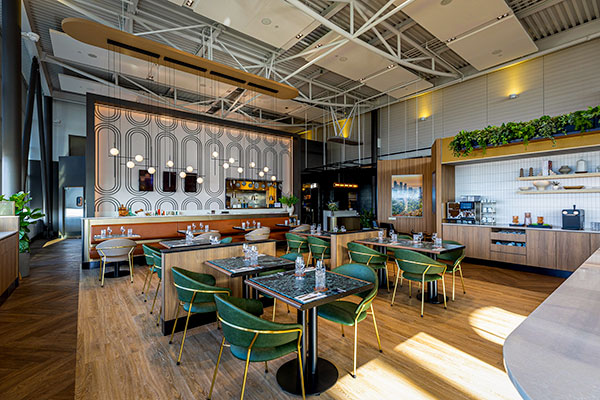 The dining room at the Aspire Amex Lounge at YUL Montréal-Trudeau International Airport