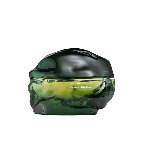 Six gentlemen perfect fragrances for autumn 2025 - Île Noire by Manuel Mathieu