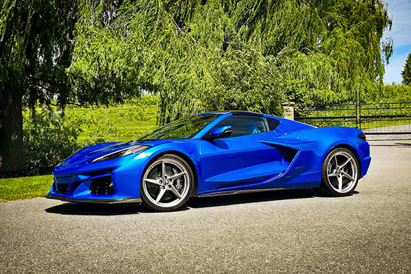 2025 Corvette E-Ray - Side