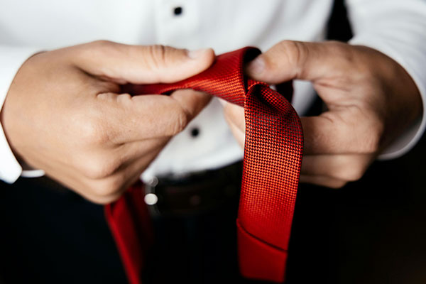 5 style resolutions for men - Tie