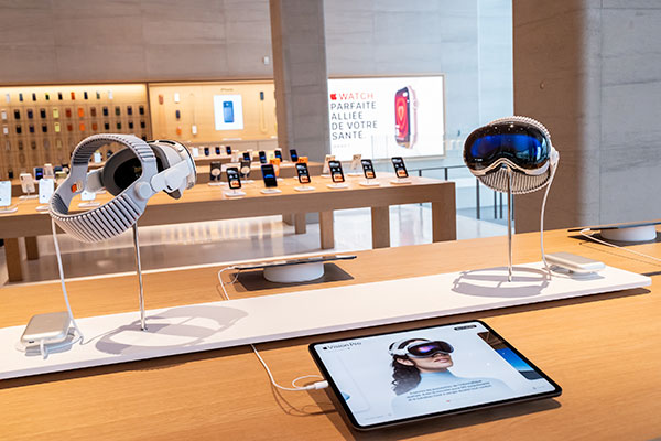 La section des Vision Pro de la boutique Apple Sainte-Catherine à Montréal