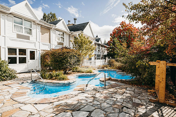 Le Bonne Entente in Québec City Hotel - The outdoor spa at the hotel