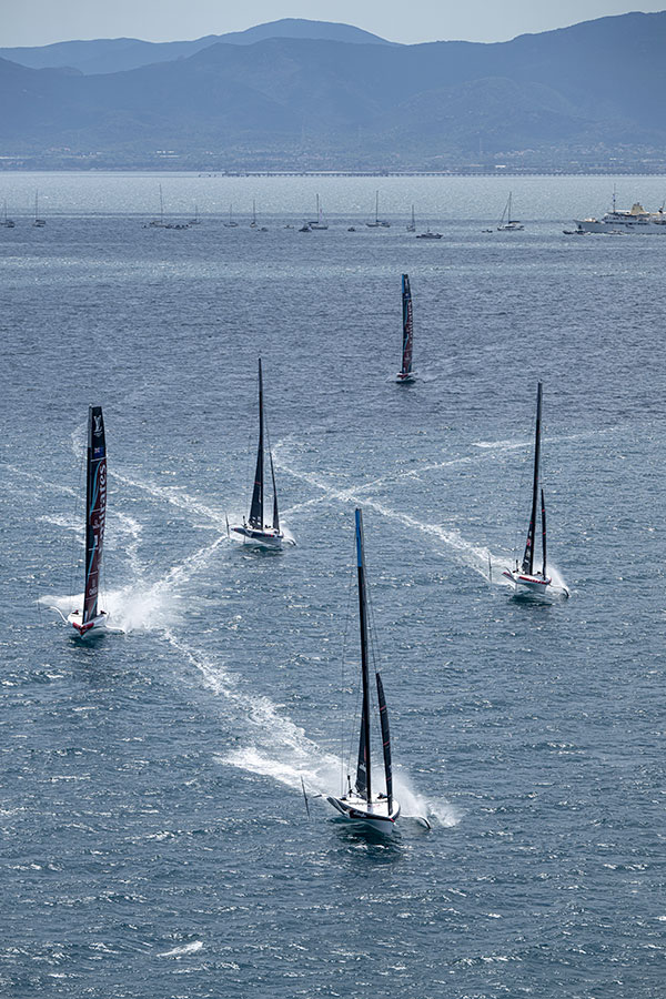 The teams on the waters of Cagliari